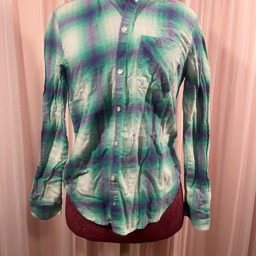 American Eagle Outfitters Green and Purple Plaid Shirt